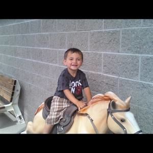 Meet your Posher, Dakota